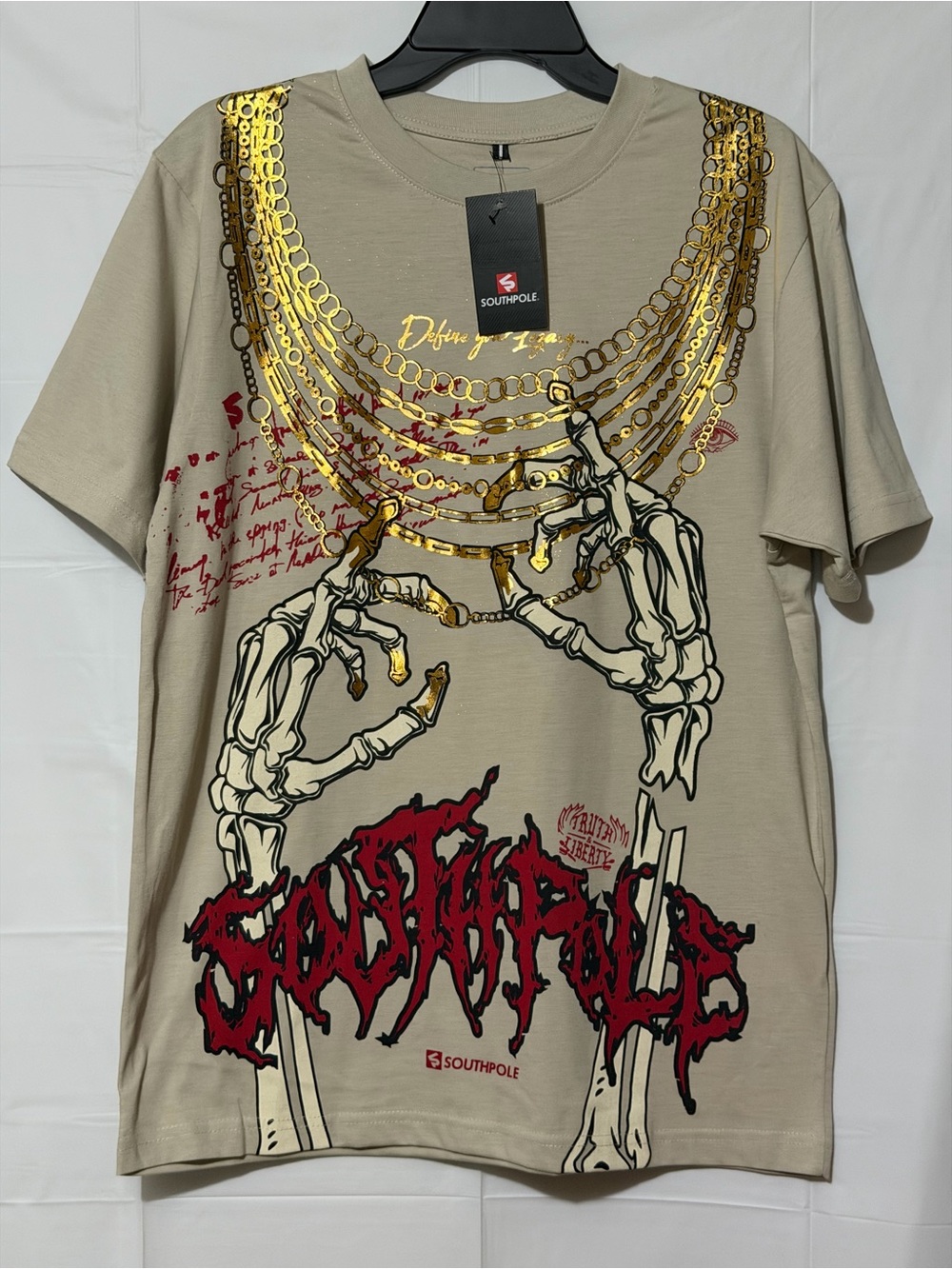 Southpole Men’s Beige Short-Sleeve Graphic Tee with Gold Chain Print